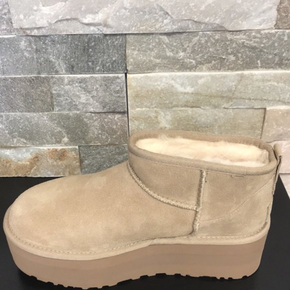 UGG Women's Classic Ultra Mini Platform - Picture 7 of 12